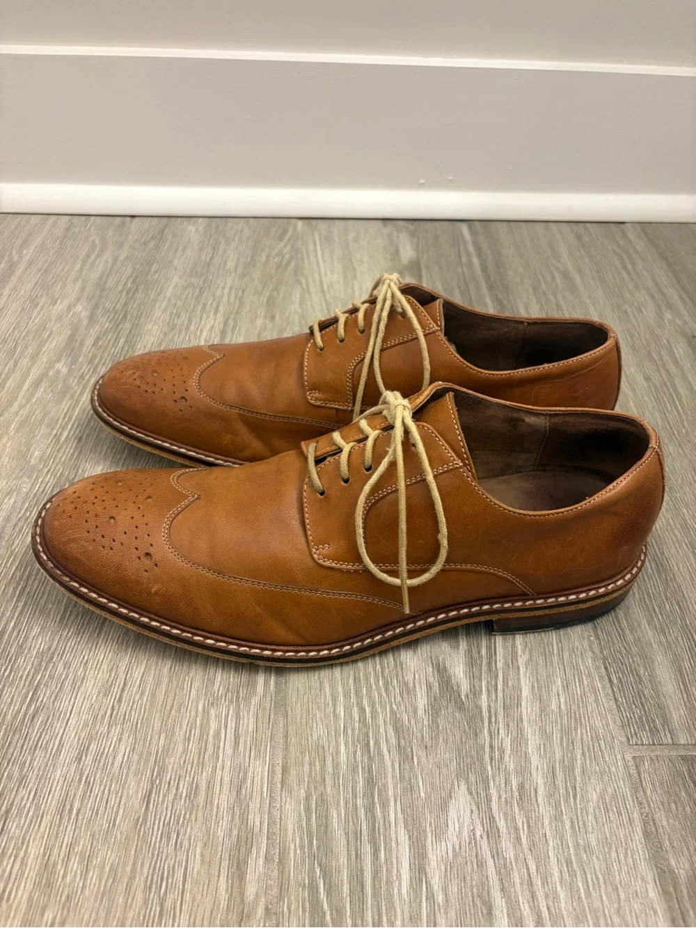 Banana Republic Men's Tan Leather Dress Shoes